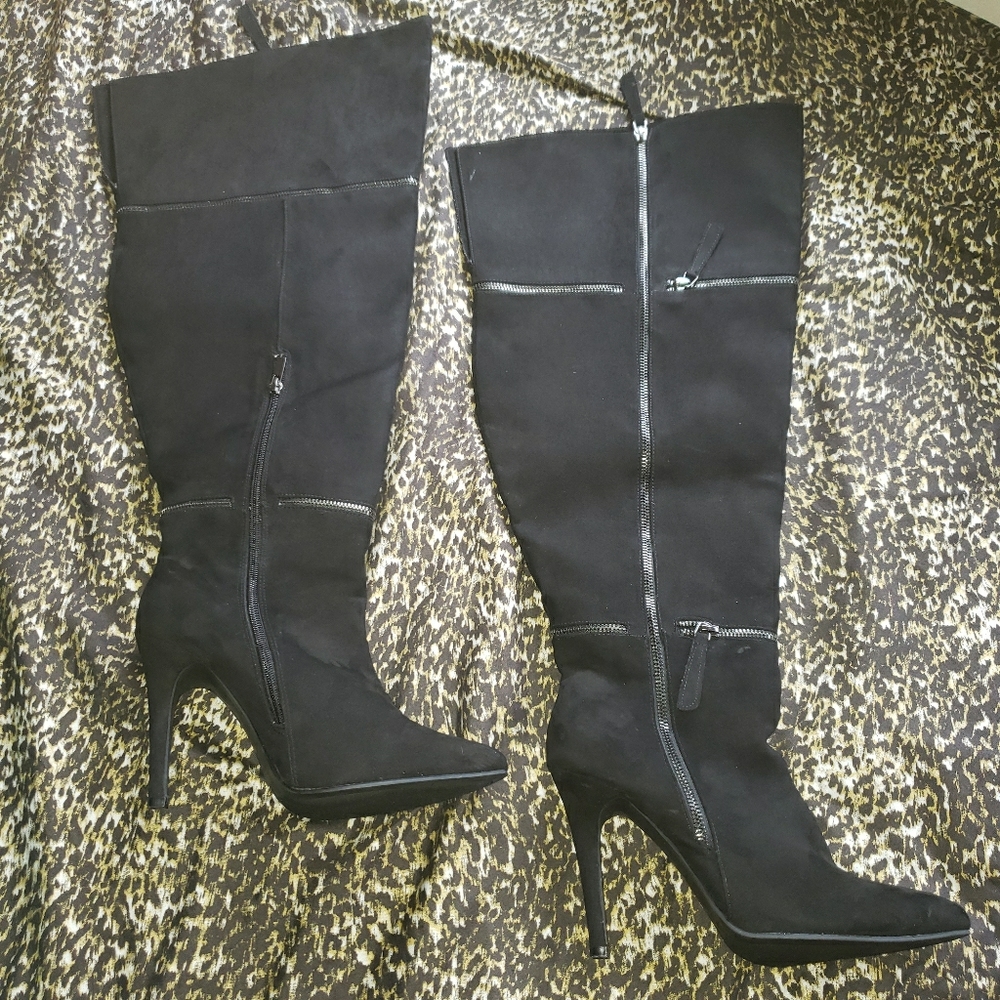 Torrid Knee high Wide Calf Suede Boots sz 10W